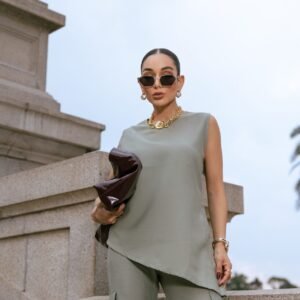 Blusa assimétrica alfaiataria