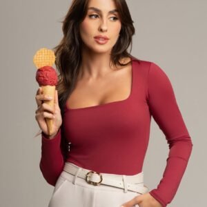 Blusa Feminina Manga Longa com Decote Quadrado
